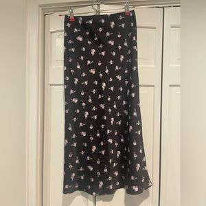 Francesca’s Mi Ami Floral Midi Skirt Size Medium